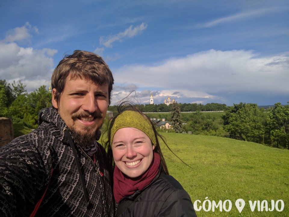 Admirando la vista de la ciudad de Vladimir
