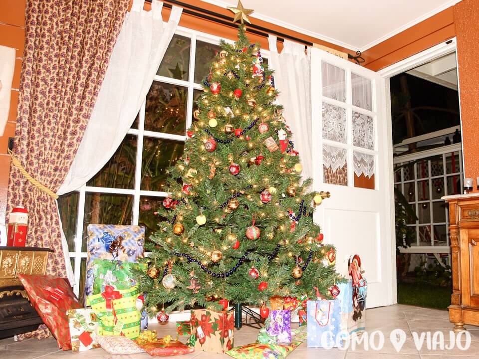 Árbol de Navidad en casa