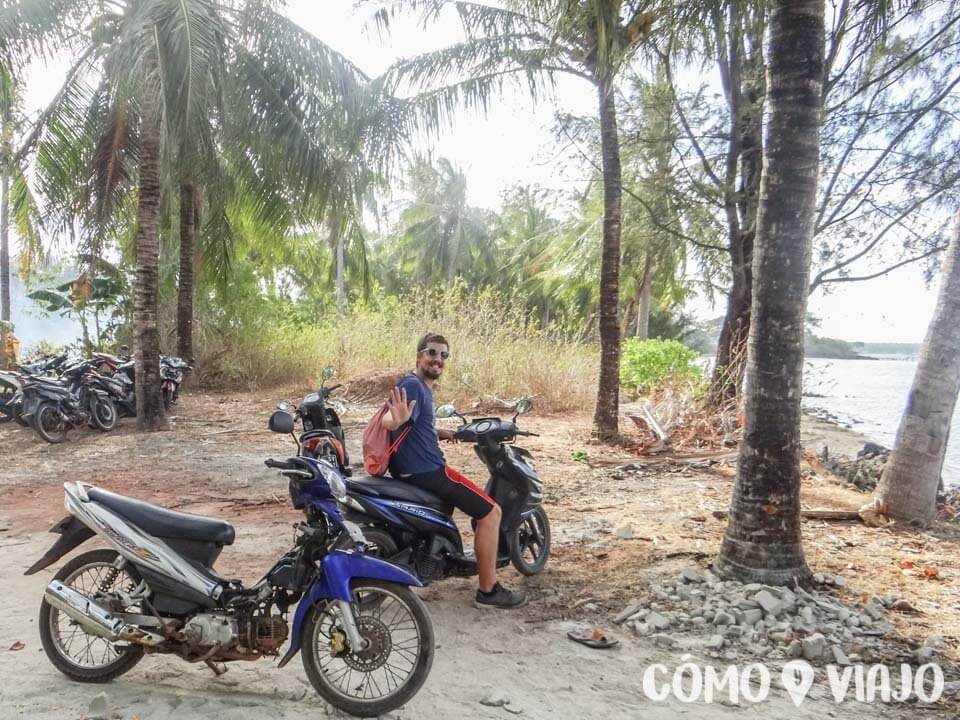 En moto en Karimunjawa